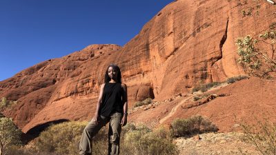 wellness blogger Erica Rascon hikes Kata Tjuta